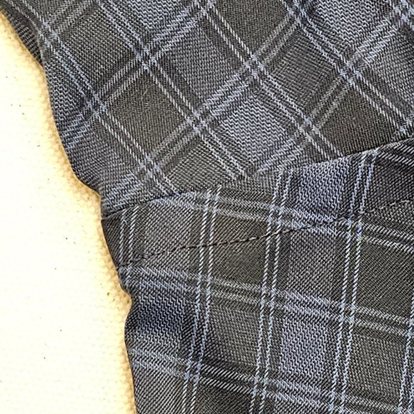 UNTUCKit Button Down XL - Picture 6 of 6